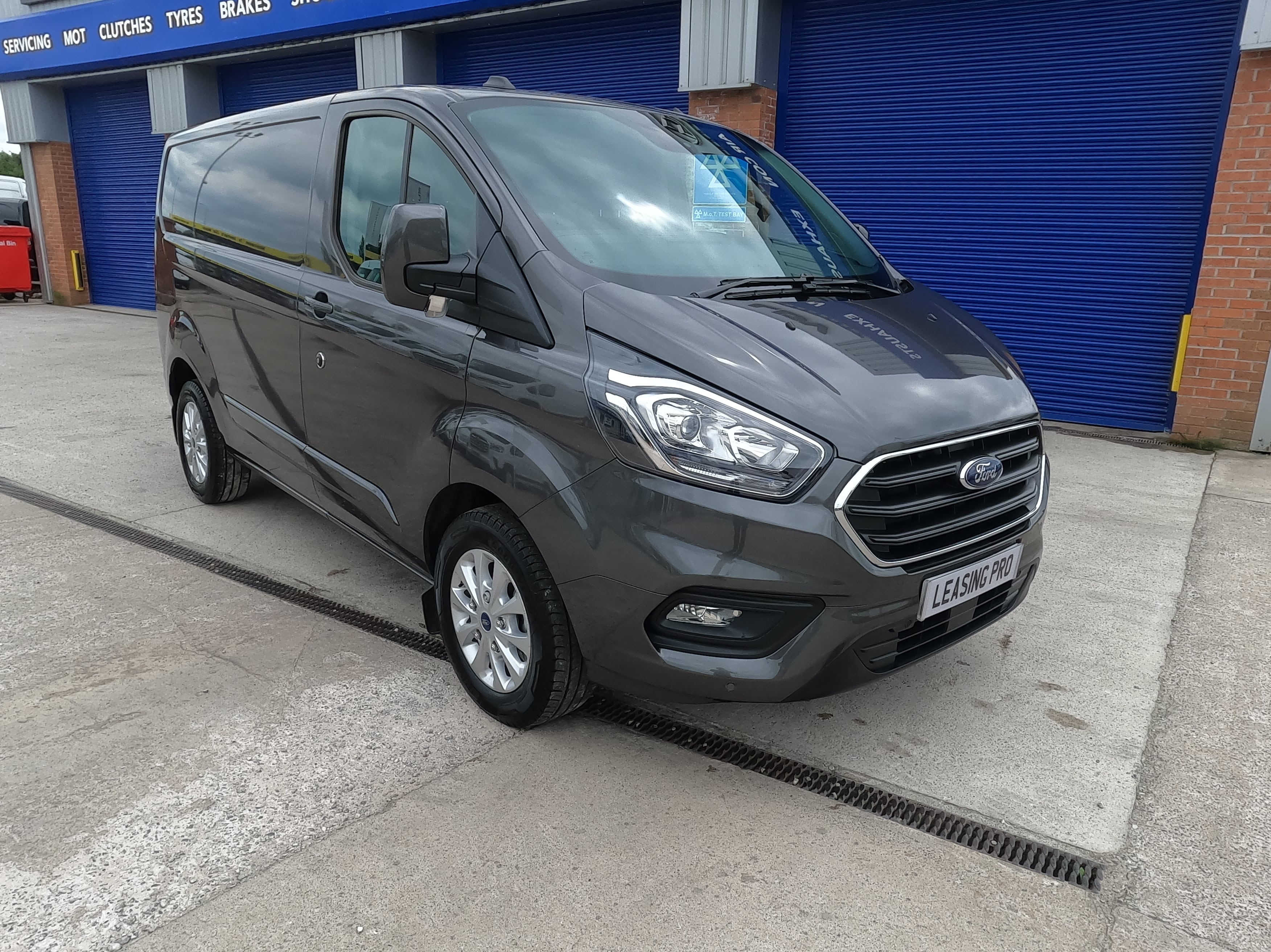 Ford TRANSIT CUSTOM 280 L1 DIESEL FWD 2.0 EcoBlue Hybrid 130ps Low Roof Limited Van